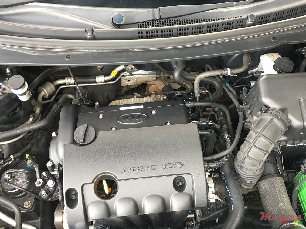 2011' Kia Cerato photo #2