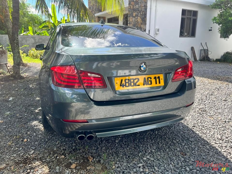 2011' BMW 523 photo #1