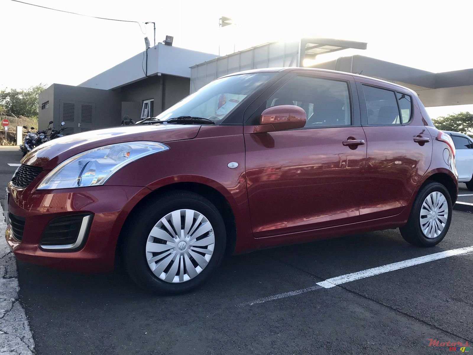 2013' Suzuki Swift photo #6