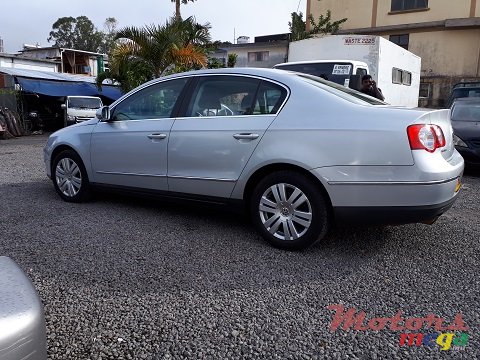 2007' Volkswagen Passat photo #5