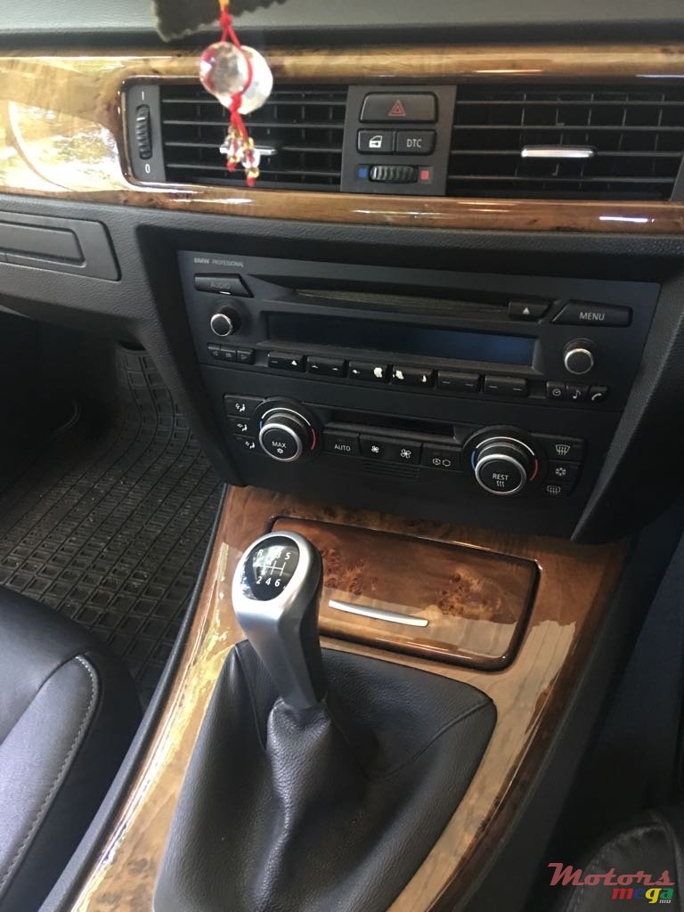 2008' BMW 316 photo #3