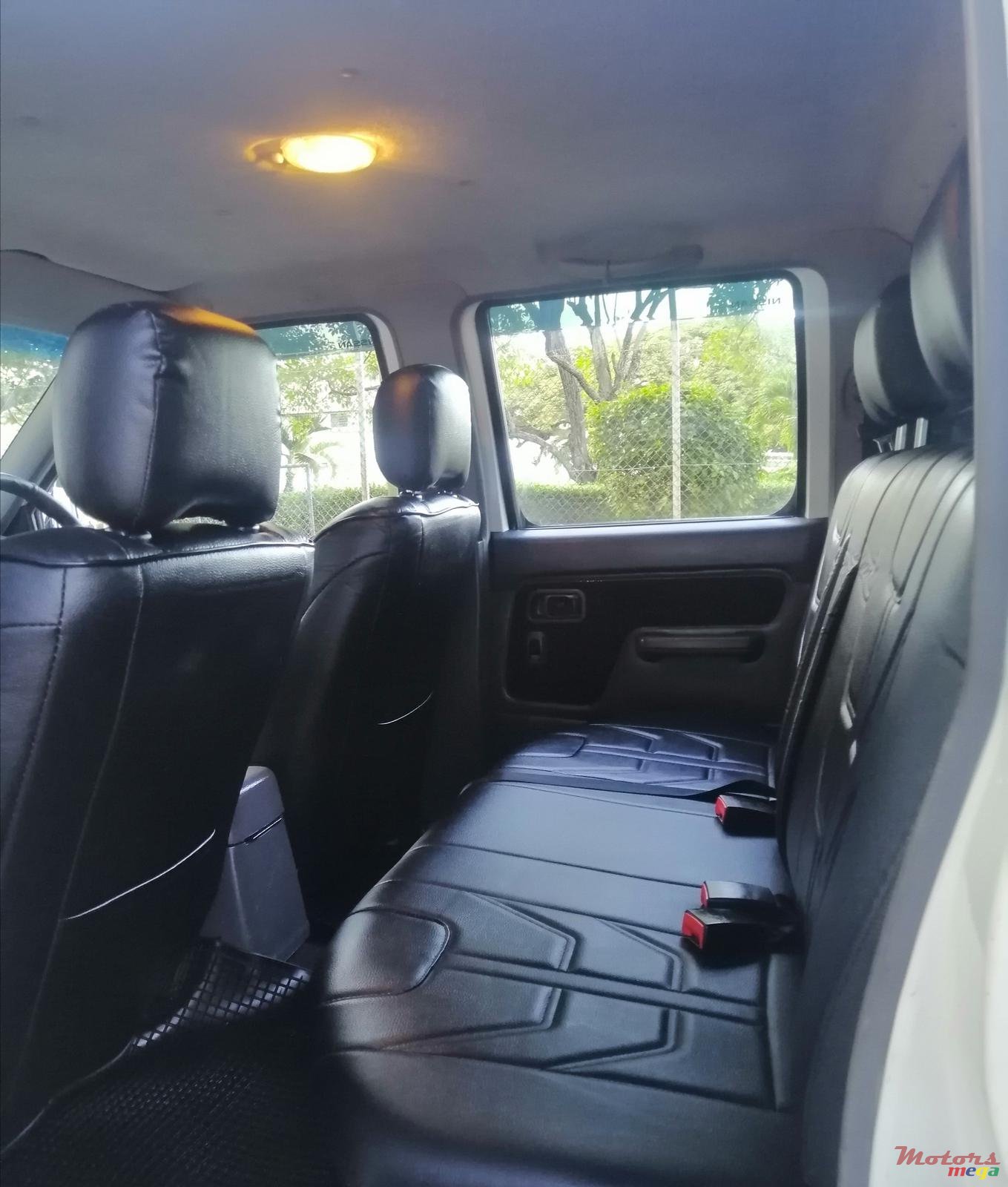 2018' Nissan Hardbody photo #2