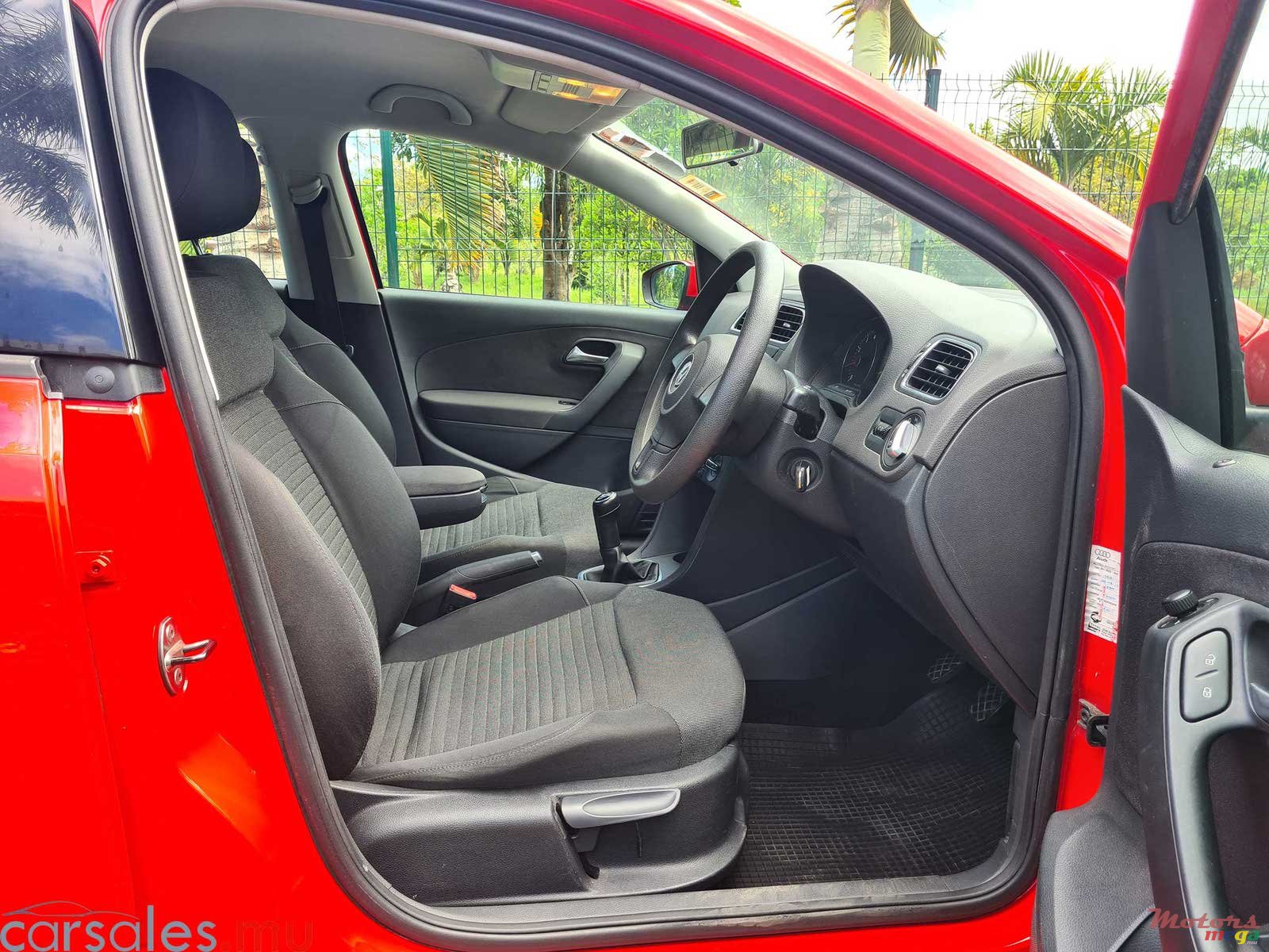 2012' Volkswagen Polo 1.4 FSI photo #5