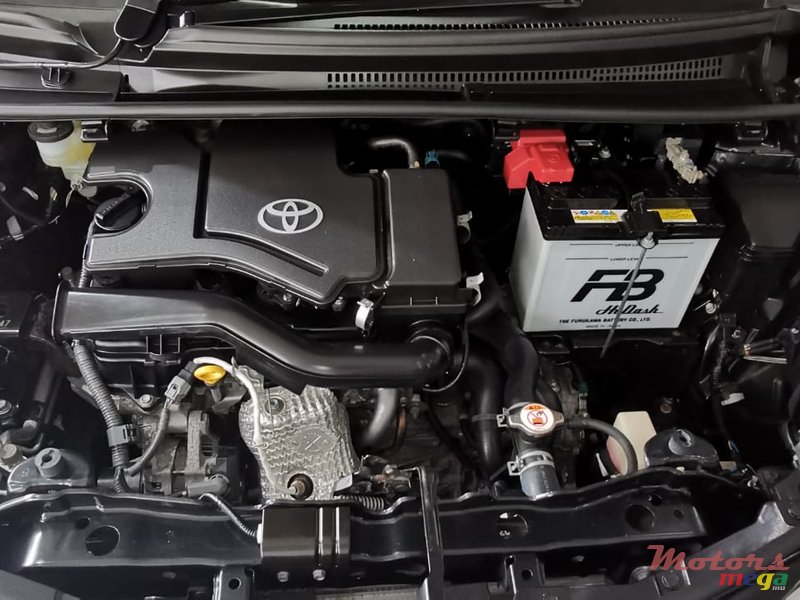 2018' Toyota Vitz photo #3
