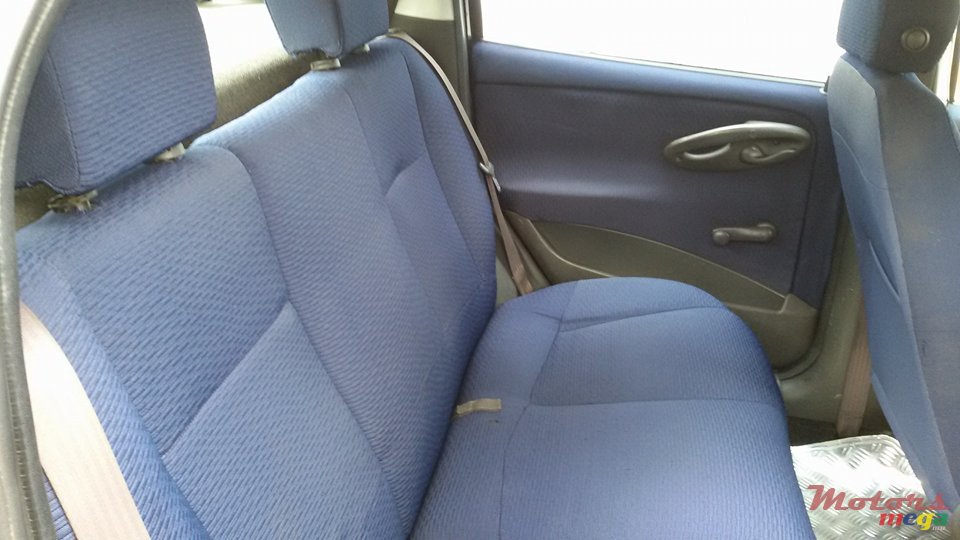 2002' Fiat Punto photo #5