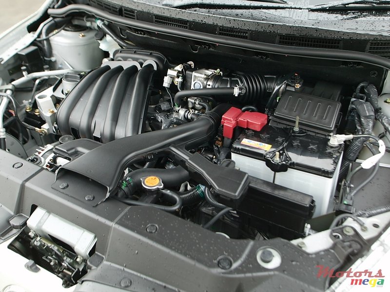 2007' Nissan Tiida photo #2