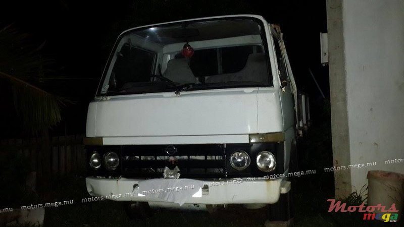 1992' Nissan photo #1