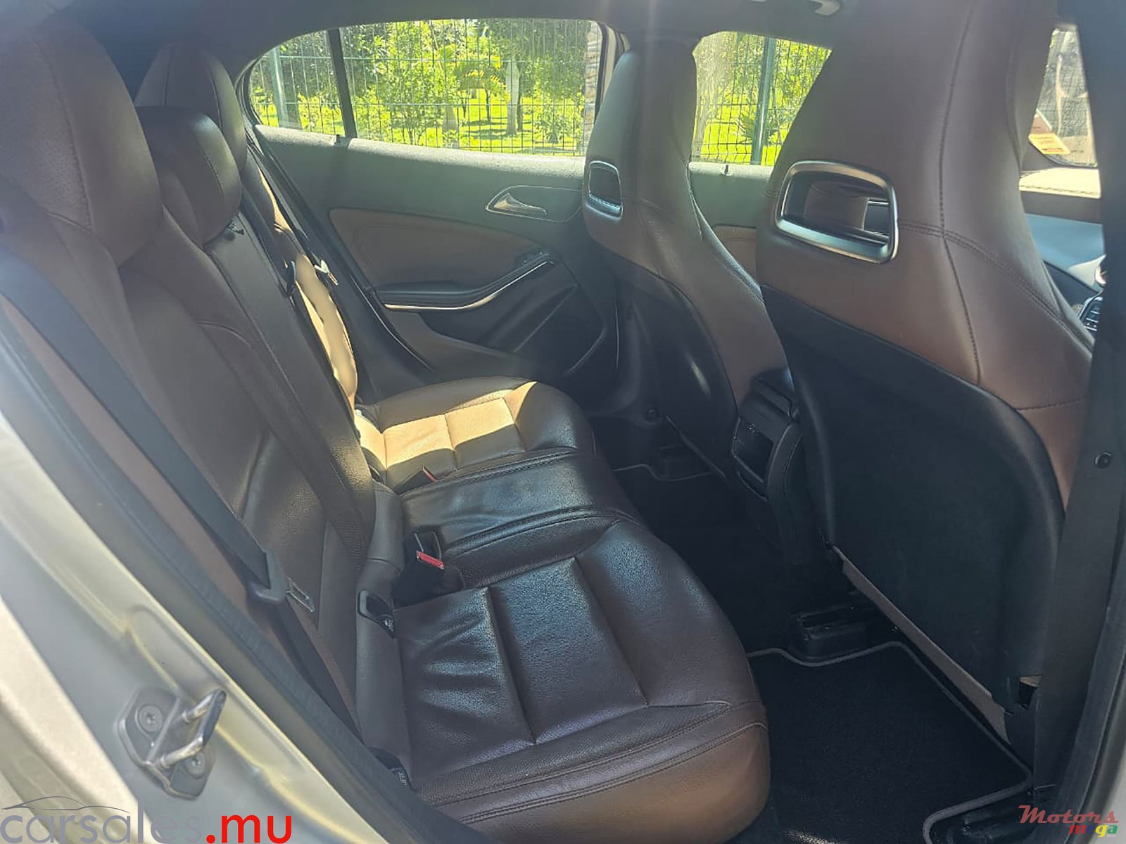 2019' Mercedes-Benz GLA 180 Urban 1.6 photo #5