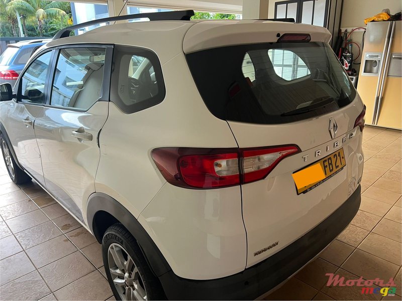 2021' Renault Triber photo #4