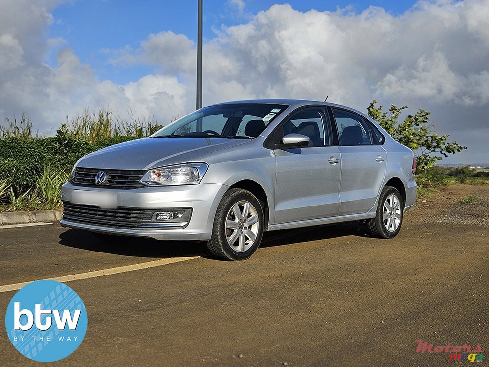 2017' Volkswagen Polo photo #6