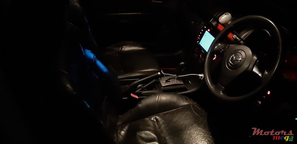 2005' Mazda 3 Sedan photo #5