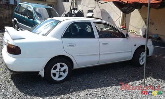 1998' Mitsubishi Carisma photo #3