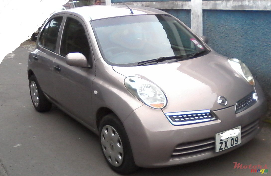 2009' Nissan photo #2