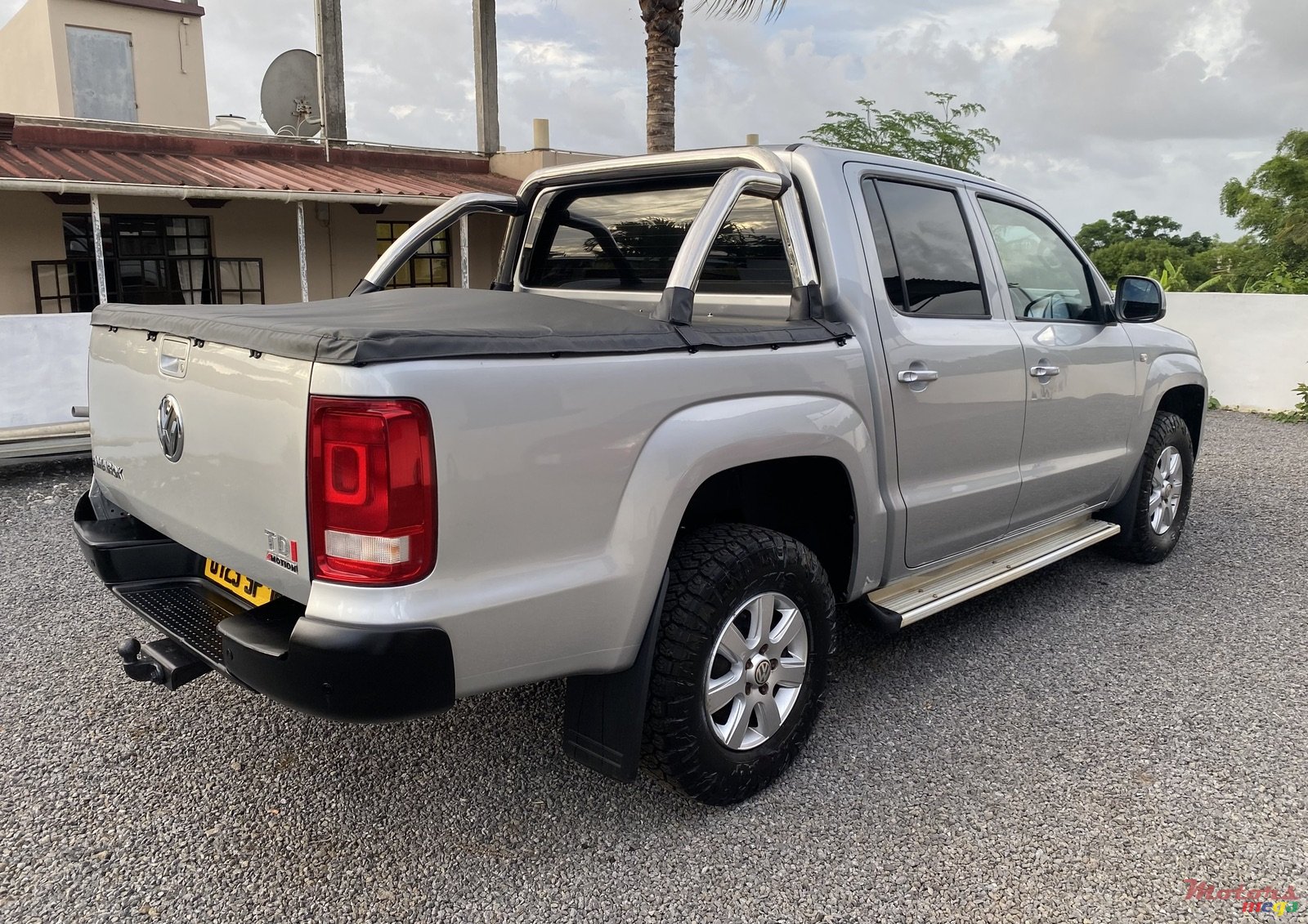 2016' Volkswagen Amarok 4*2 photo #3