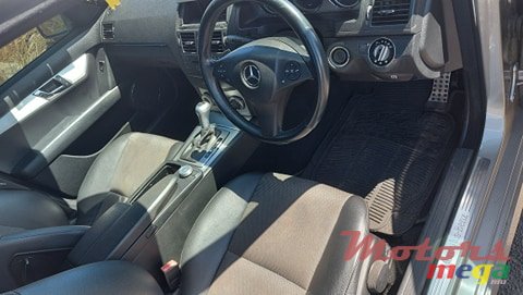 2009' Mercedes-Benz C-Class C200 1800cc photo #7