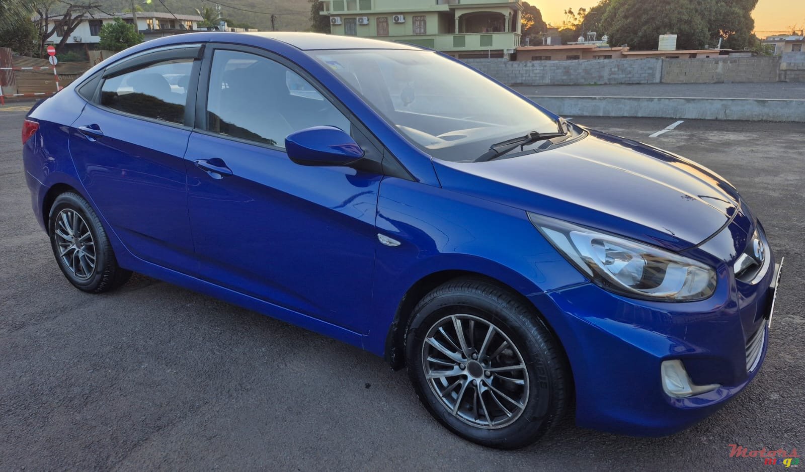 2011' Hyundai Accent Automatic photo #7