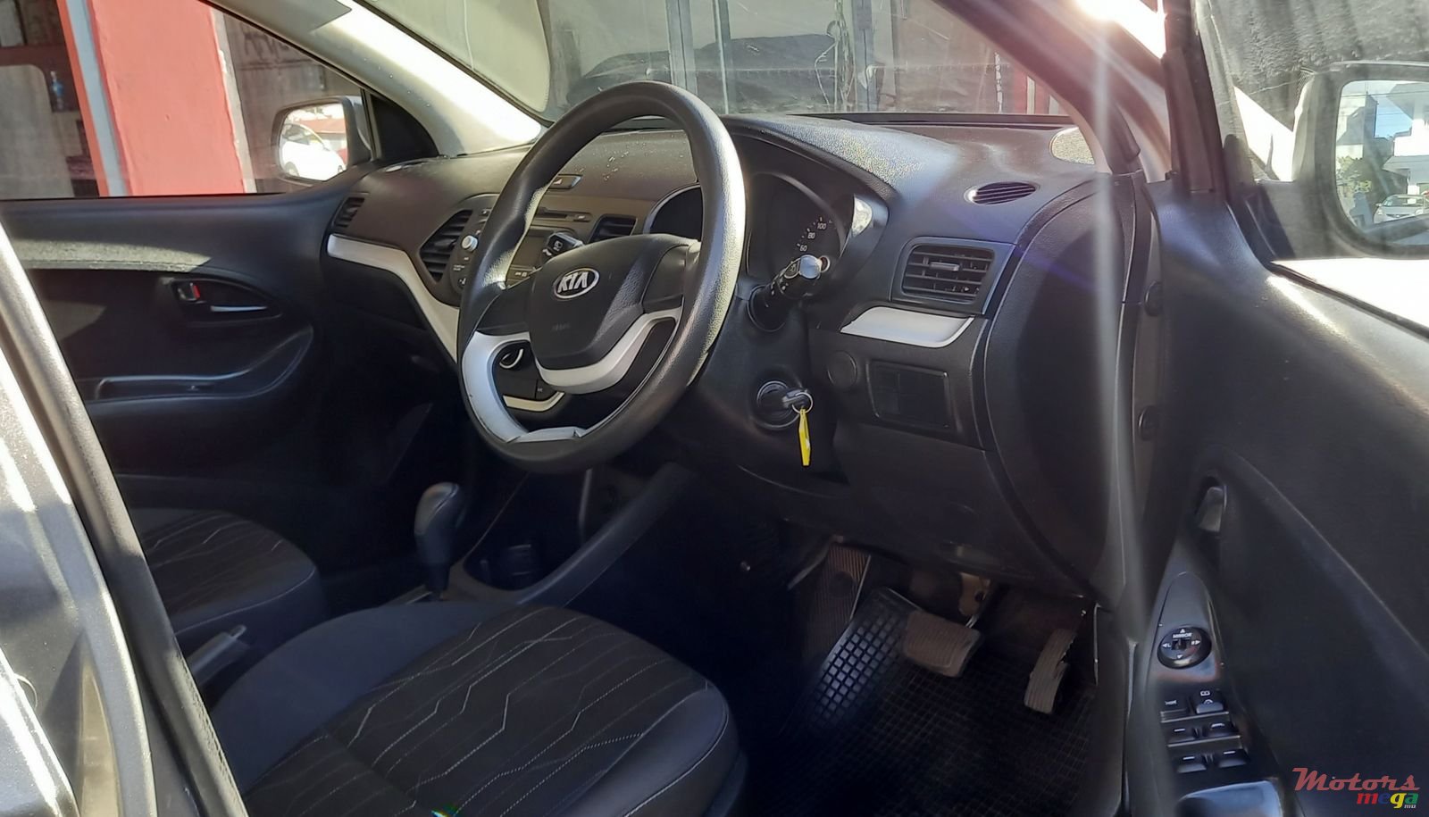 2013' Kia Picanto photo #5