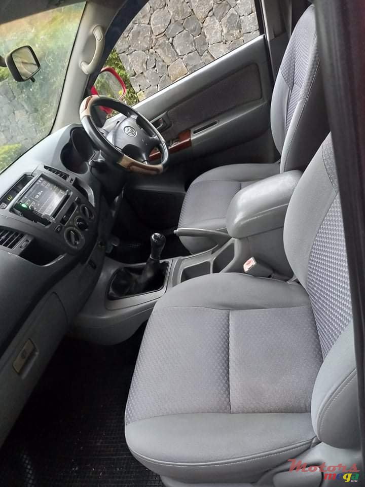 2006' Toyota Hilux photo #3