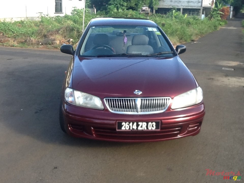 2003' Nissan Sunny photo #2