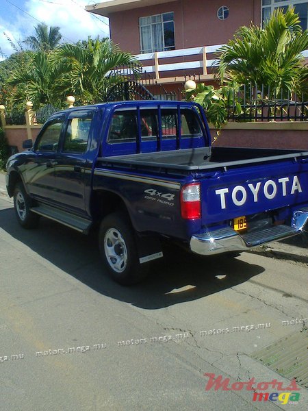 2001' Toyota Hilux 4X4 photo #3