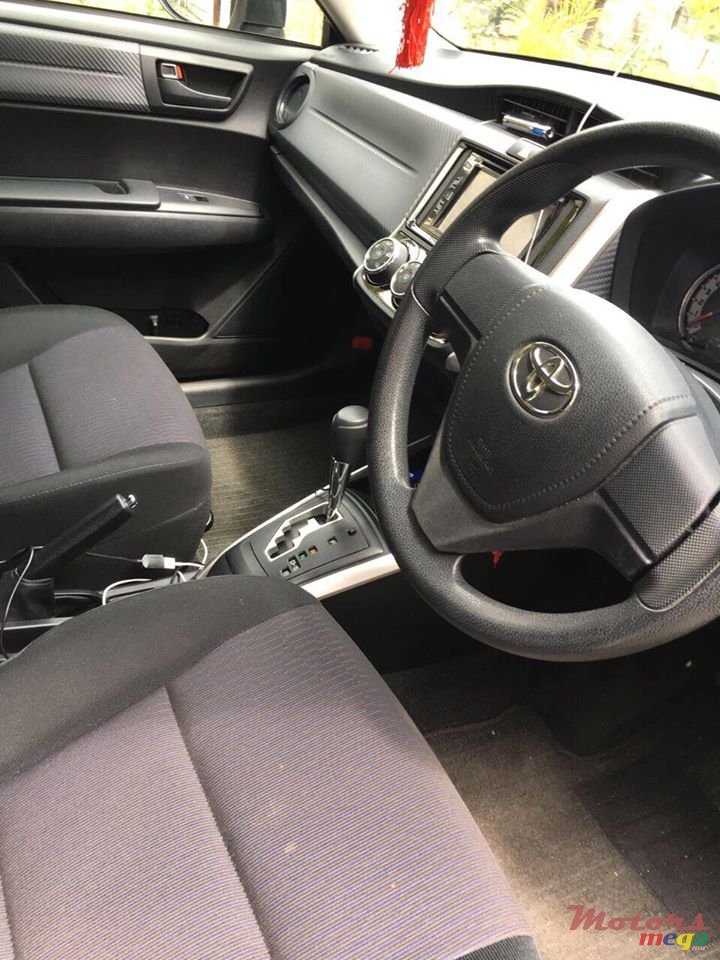 2012' Toyota Fielder photo #2