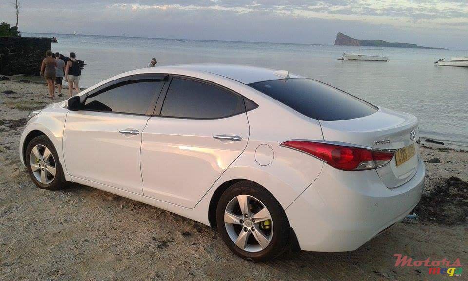 2012' Hyundai Elantra 1.6 GLS photo #2