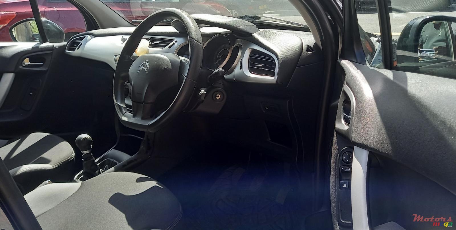 2011' Citroen C3 photo #5