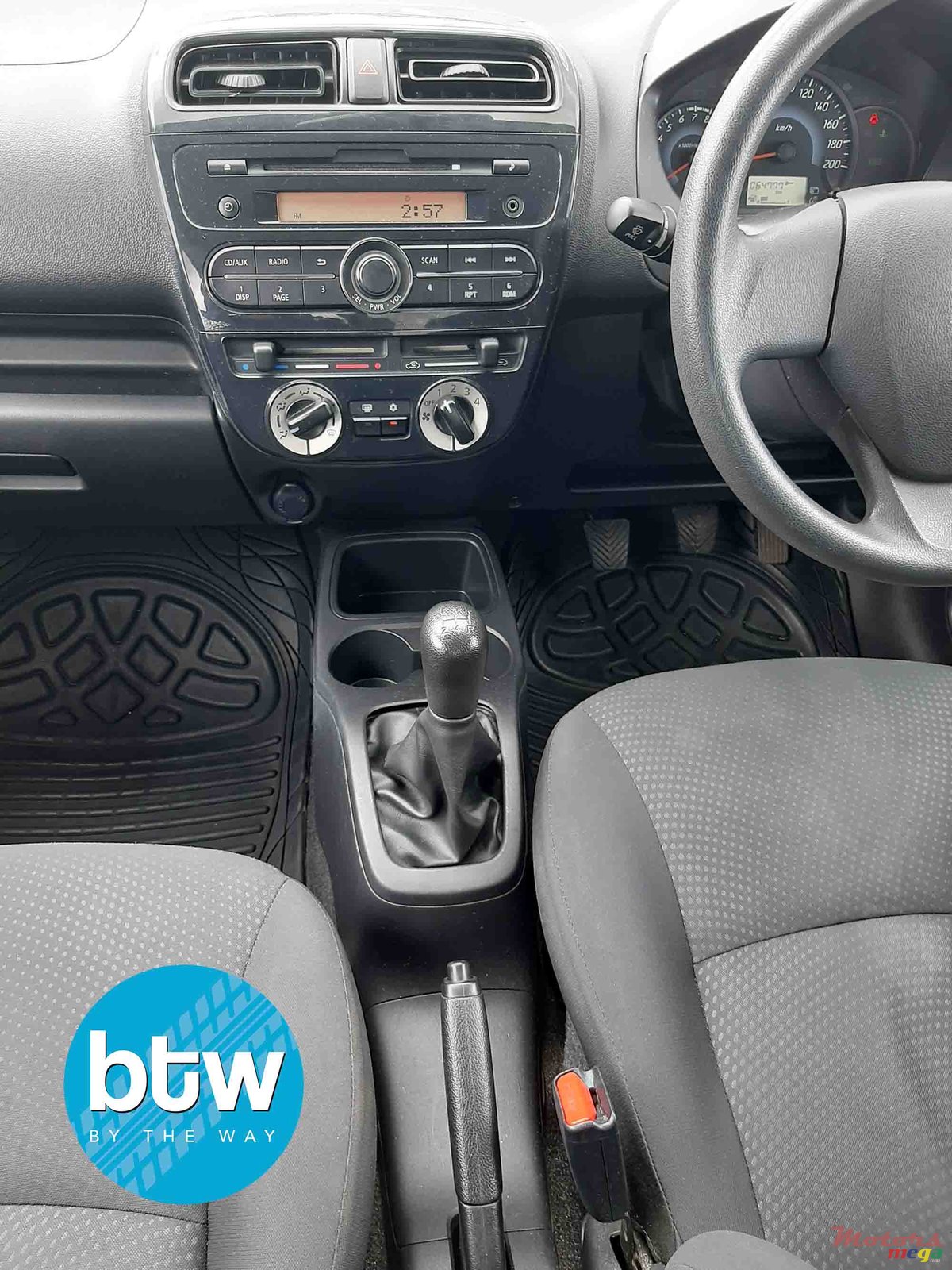 2016' Mitsubishi photo #5