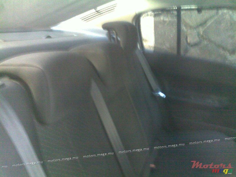 2004' Renault Megane 2 photo #5