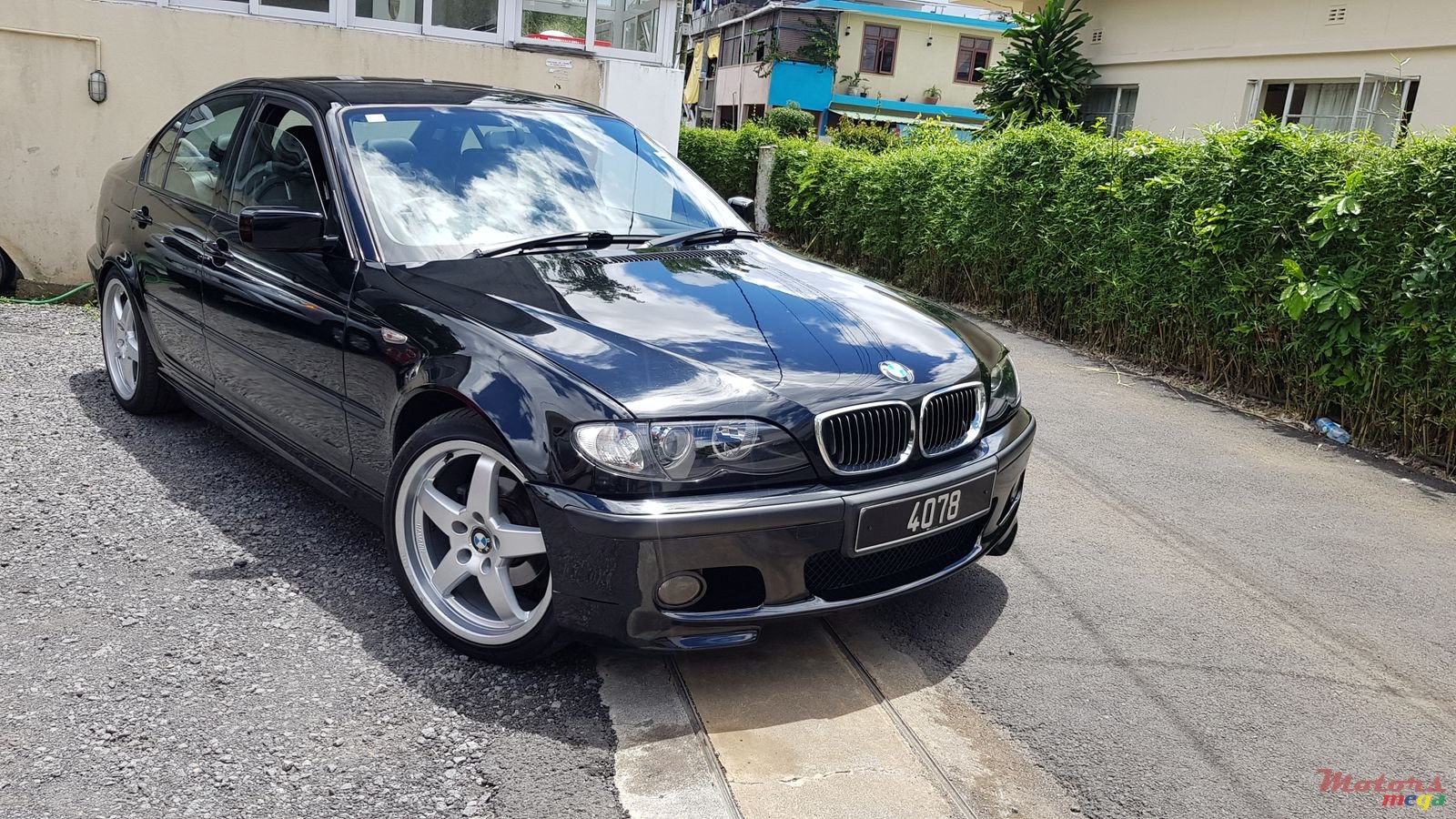 2004' BMW 318 Automatic photo #1