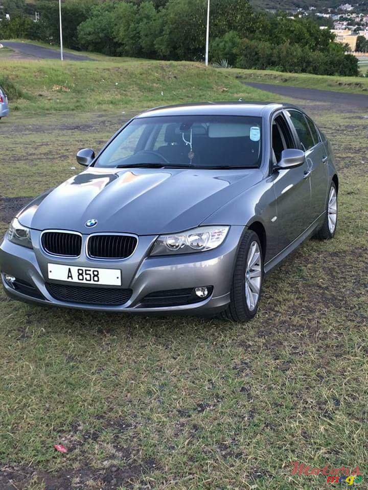 2009' BMW 320 photo #1