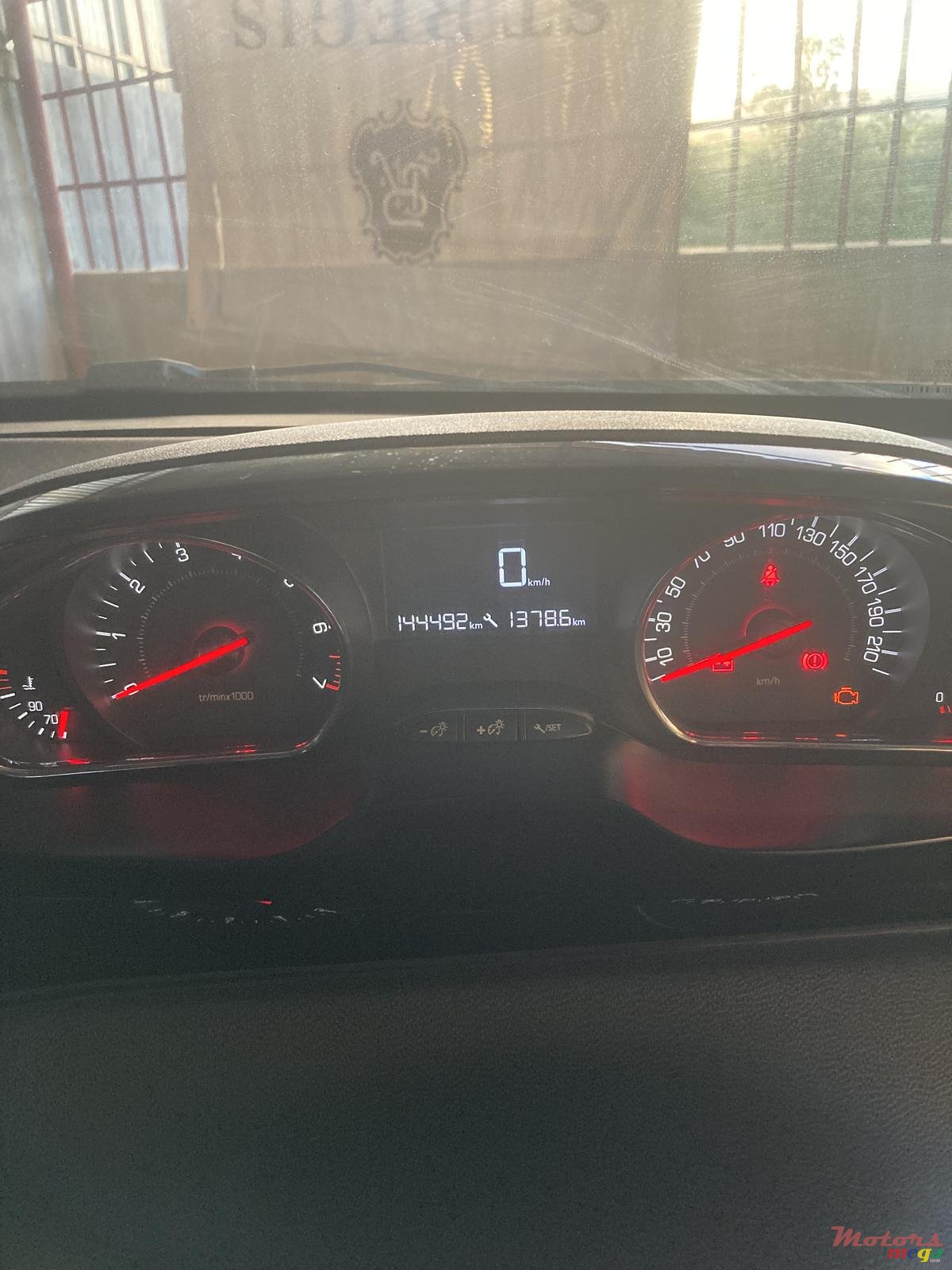 2013' Peugeot 208 photo #5