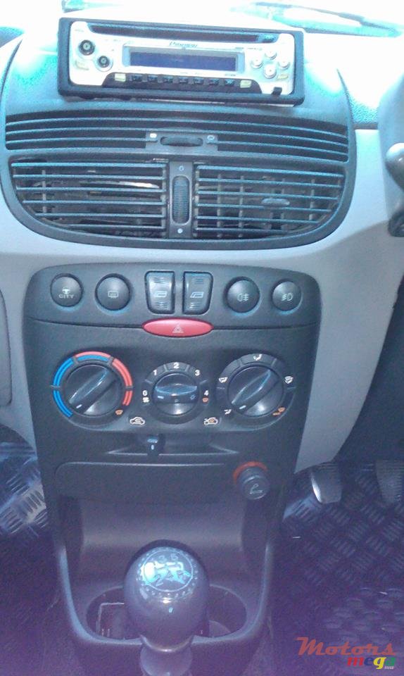 2003' Fiat Punto photo #4