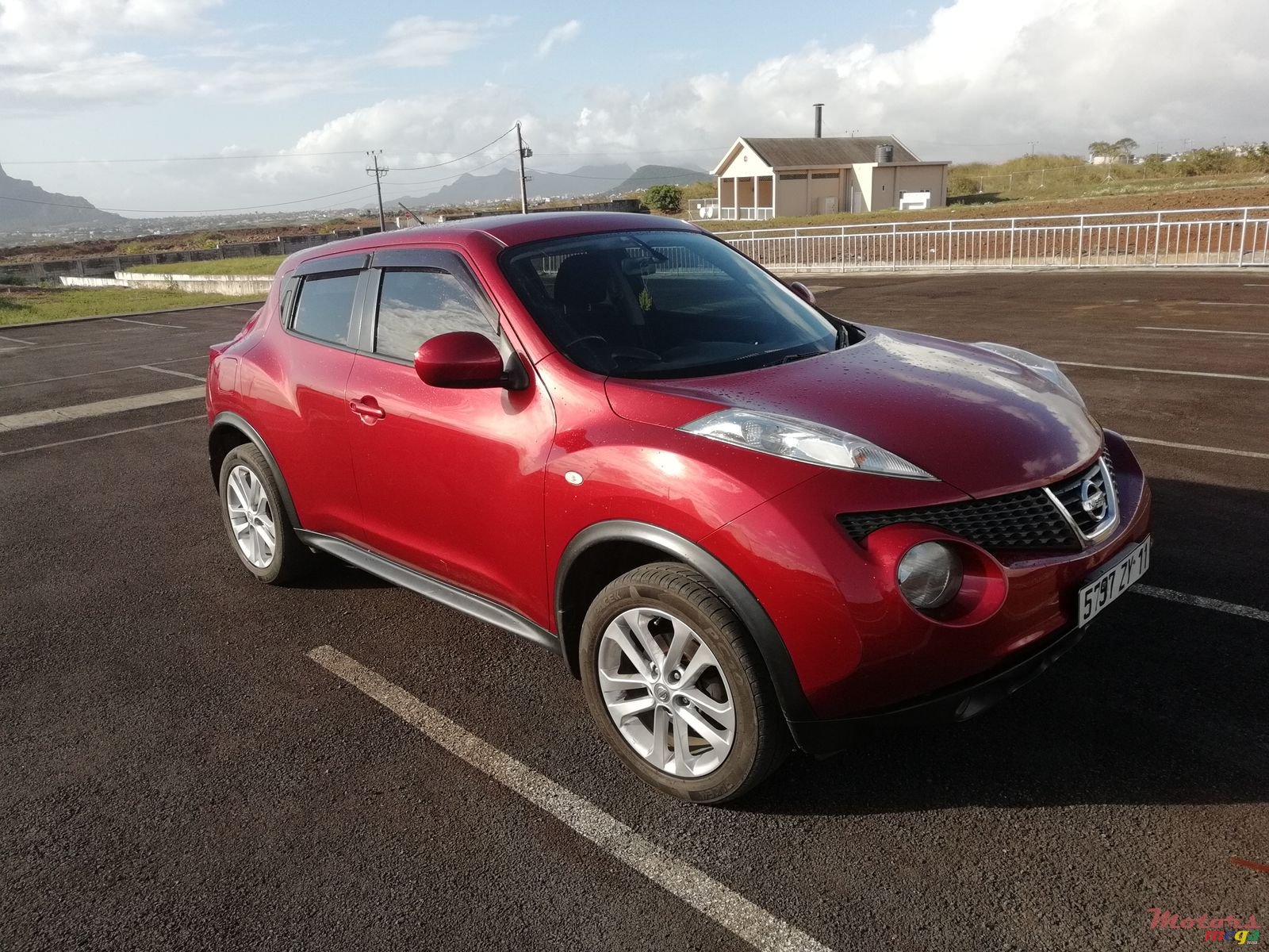 2011' Nissan Juke photo #4