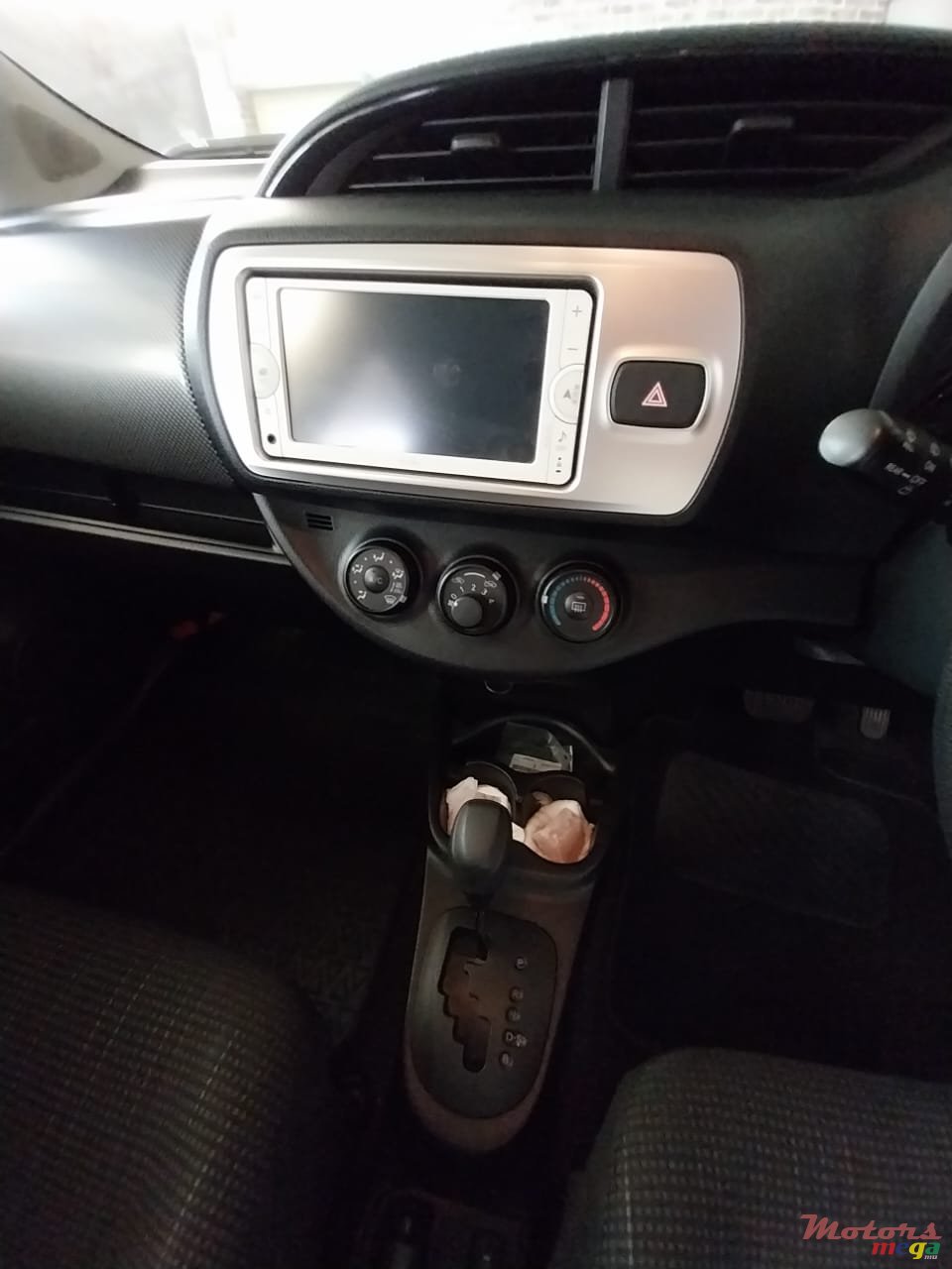 2014' Toyota Vitz photo #4