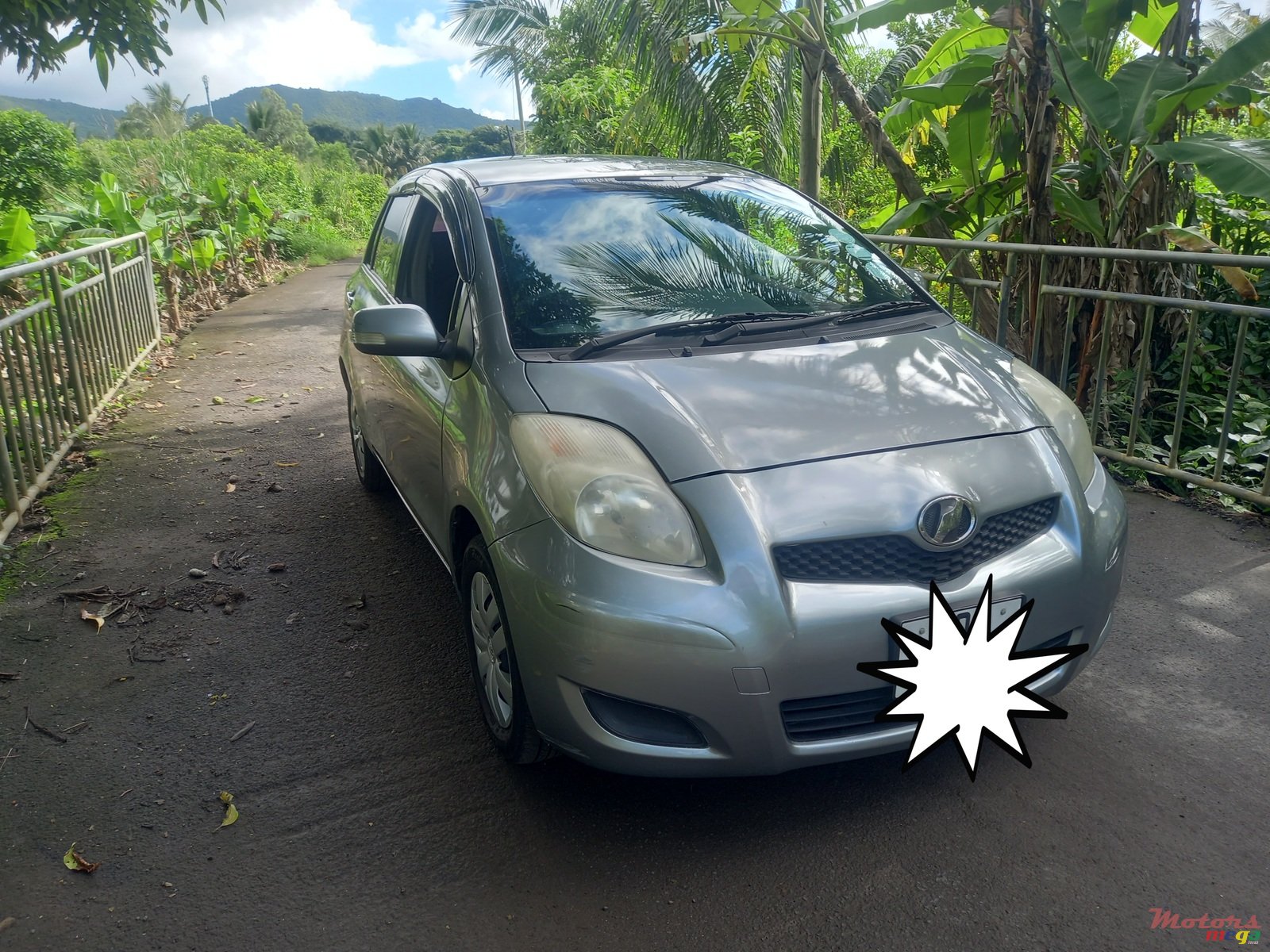 2008' Toyota Vitz photo #5