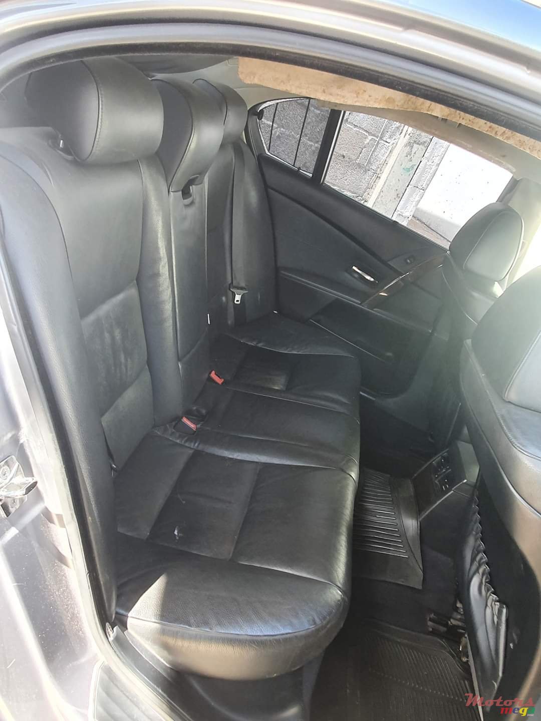 2004' BMW 520 photo #7