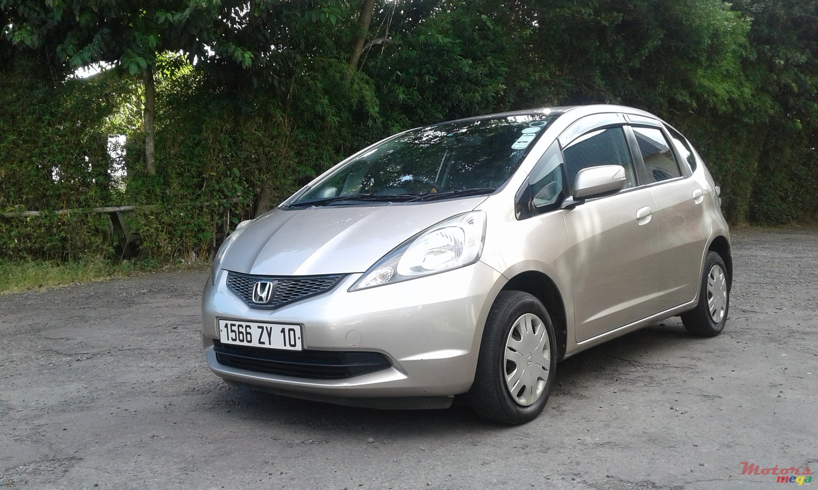 2010' Honda Fit photo #2