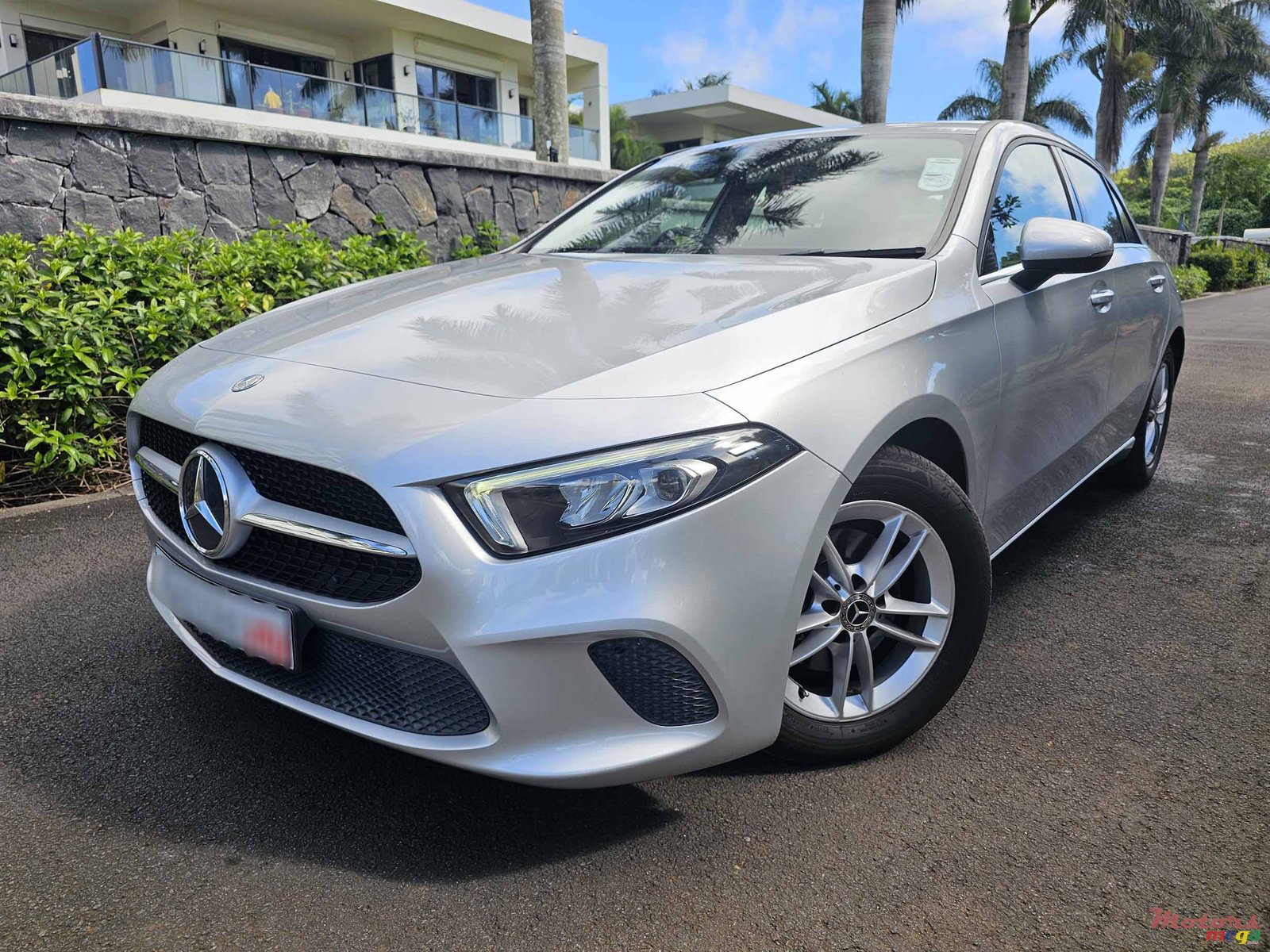 2019' Mercedes-Benz A 180 1.3 Progressive photo #1