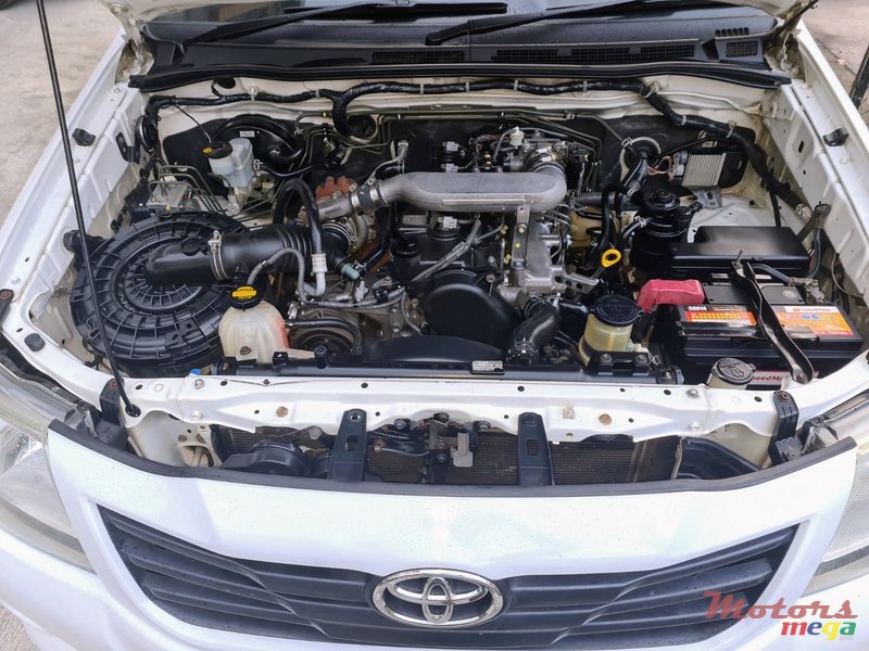 2014' Toyota Hilux photo #6