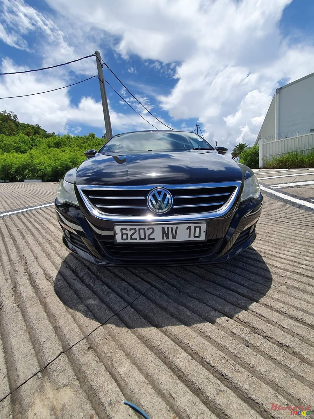 2010' Volkswagen Passat CC photo #1