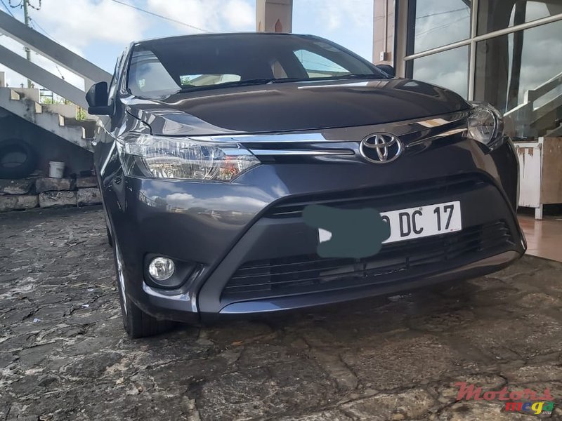 2017' Toyota Yaris G photo #1