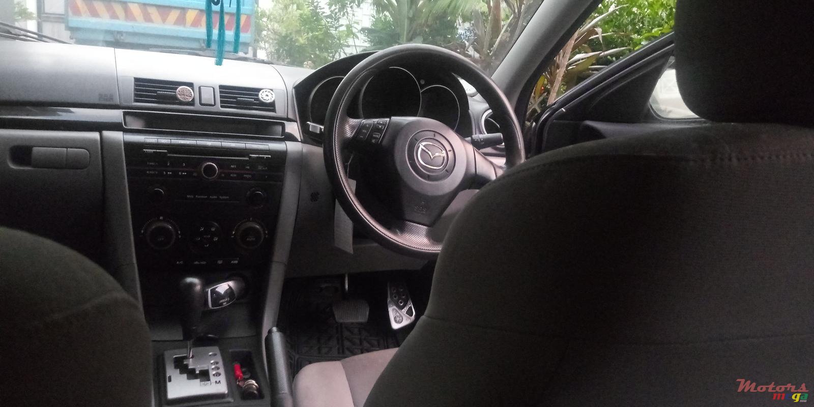 2004' Mazda Axela photo #4