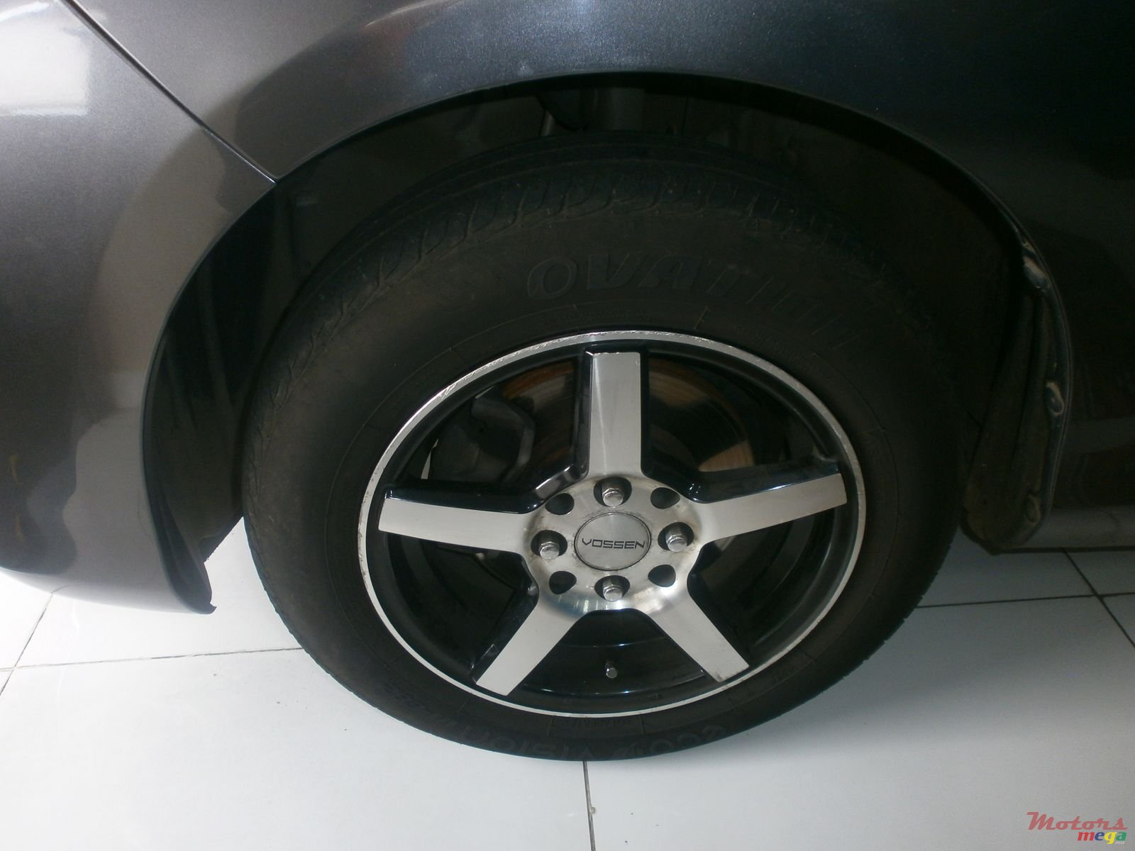 2012' Toyota Vitz photo #5