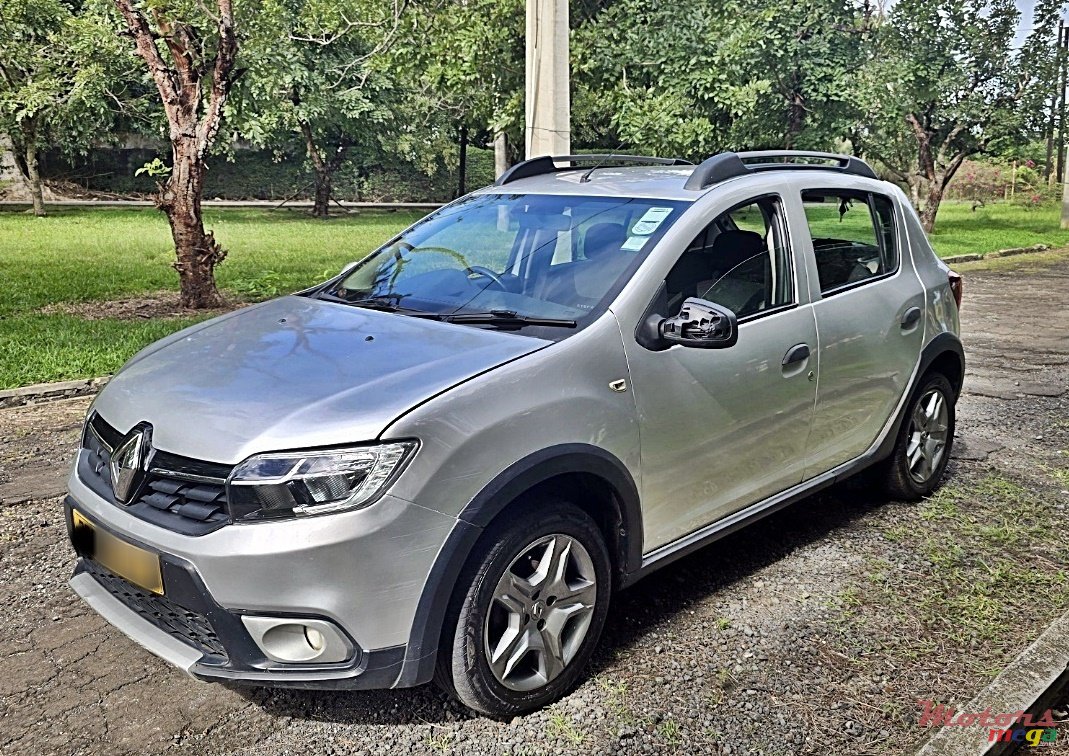 2020' Renault Sandero photo #2