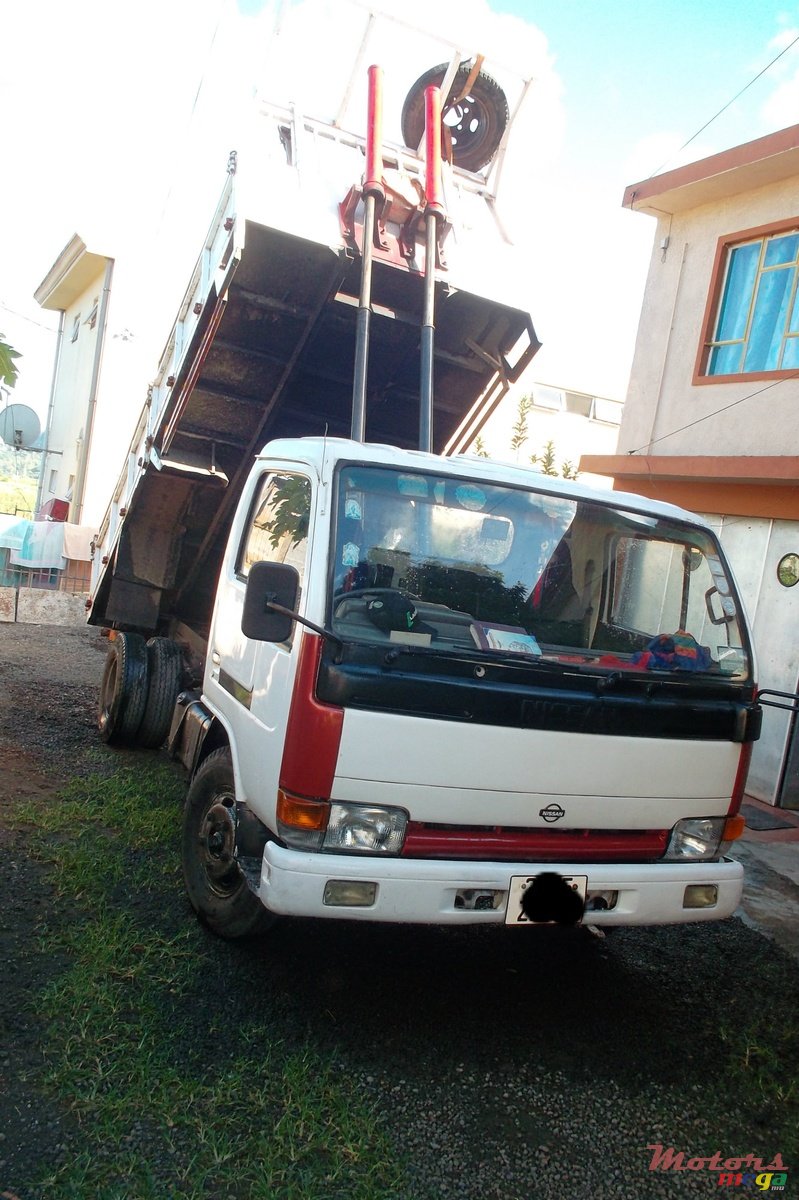 1993' Nissan photo #1