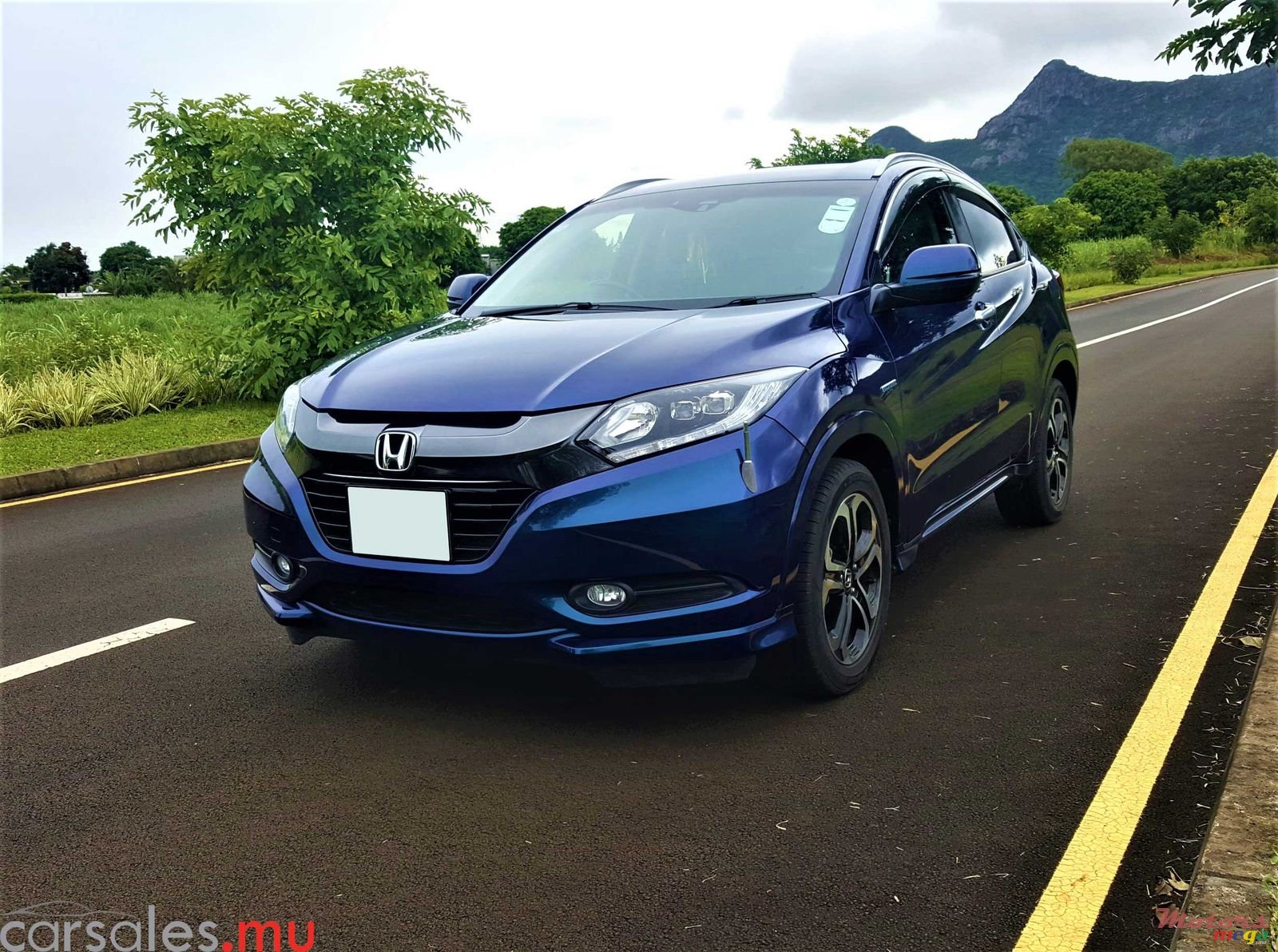 2015' Honda Vezel Z Hybrid photo #1