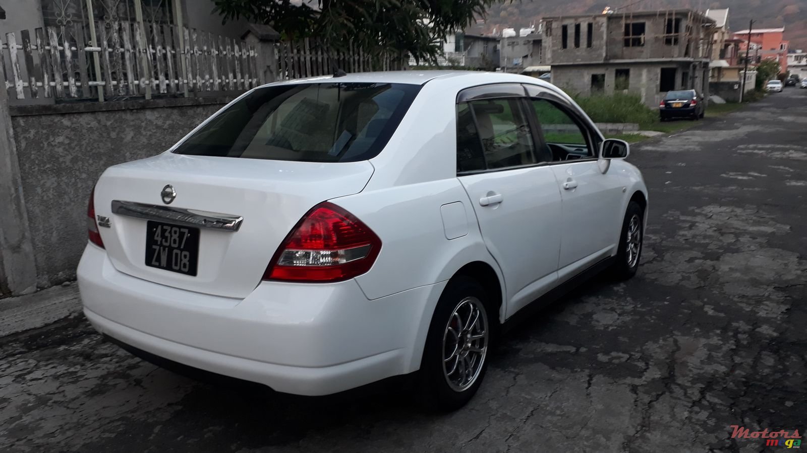 2008' Nissan Tiida photo #2