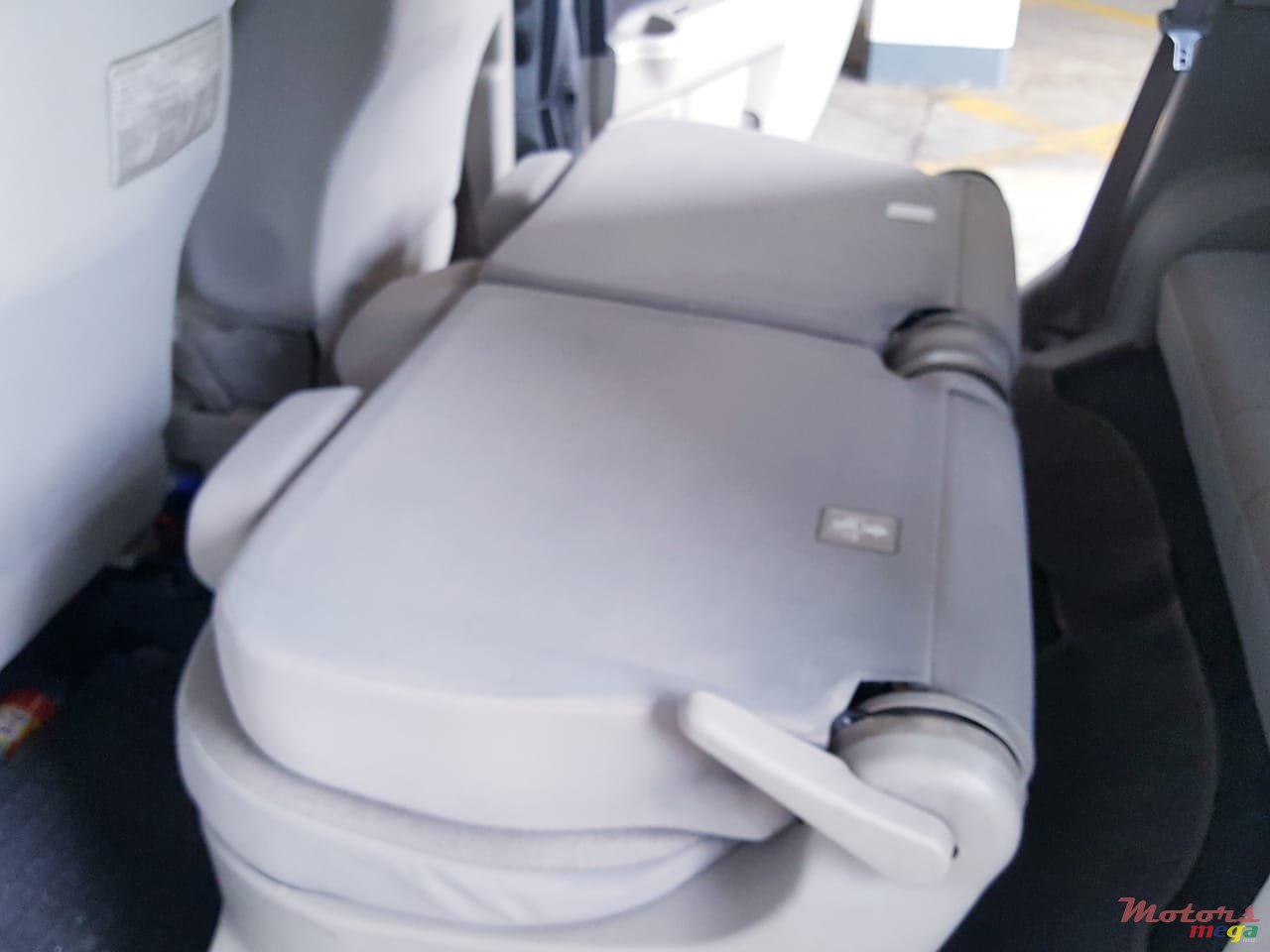 2009' Toyota passo sette photo #6