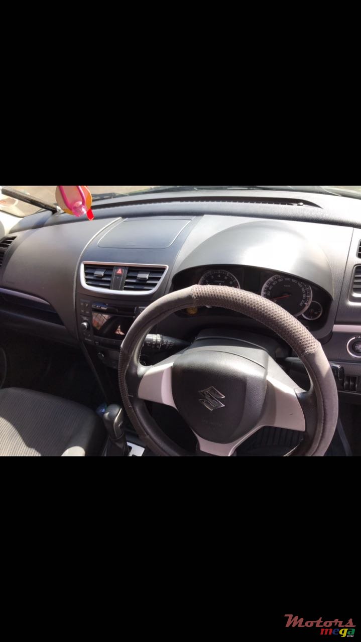 2011' Suzuki Swift photo #4